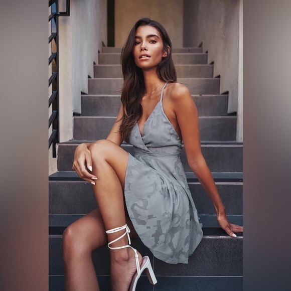 NWT Lulu’s Days of Beauty Dusty Blue Burnout Floral Skater Dress - Picture 5 of 8